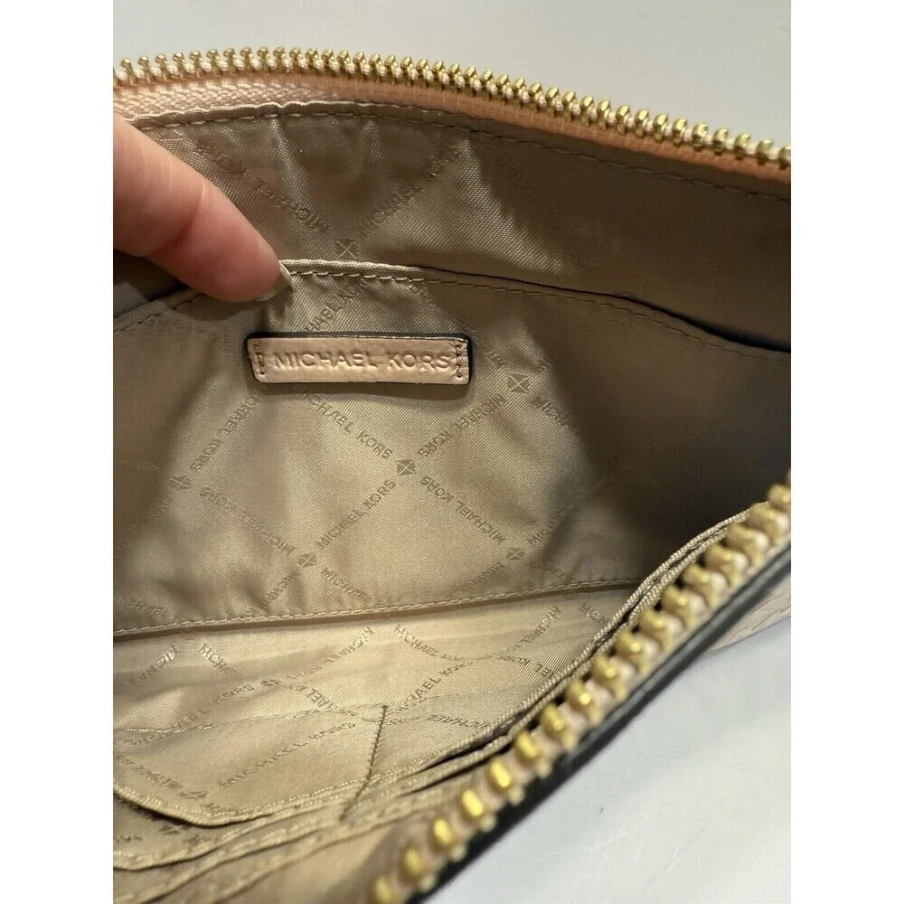 Michael Kors Womens Signature Wristlet Clutch Wallet Pink Patent Leather